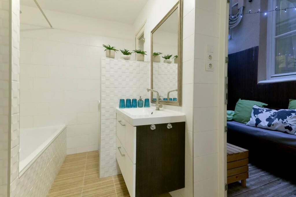 Downtown Island Of Peace By Nw Apartment Budapest Ngoại thất bức ảnh